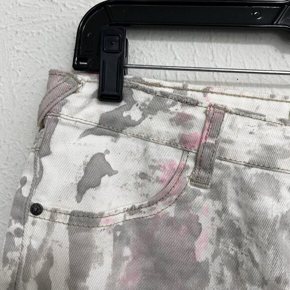 Free People White Denim Shorts Pink Grey Paint Splash Frayed High Waist Size 28 - Picture 3 of 8